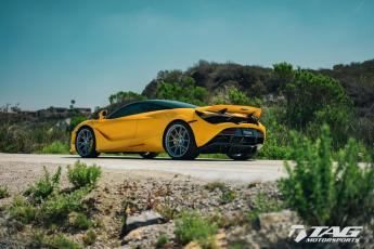 18' 720S on HRE P101 Wheels