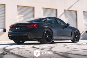 RS e-tron GT on HRE P201 Wheels