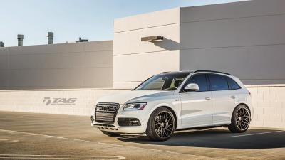 2015 Audi SQ5 on 22" HRE Classic 300M 